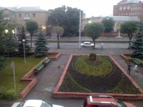 Самое ценное в жизни для меня - помощь людям. Даже если потом они отвечают дерьмом - точно не от меня тянет